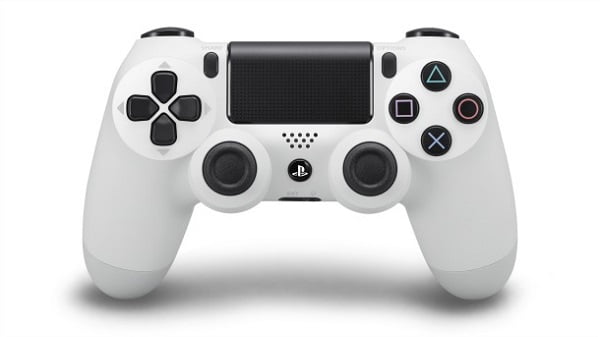 Beyaz PlayStation 4 Geliyor!