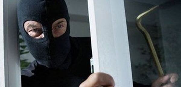 Apple'ın iPhone Çılgınlığını Abartanlar! 3 iPhone Cilginligini Abartanlar!