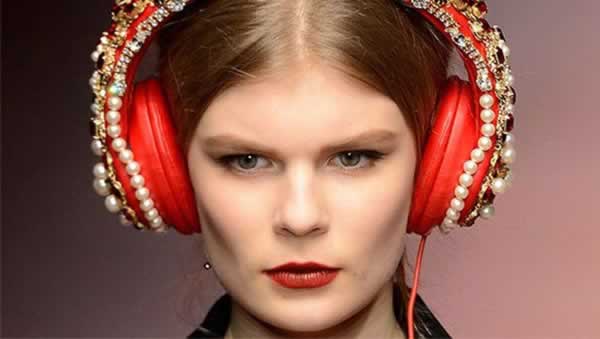 Bu Kulaklik 20.000 Lira!