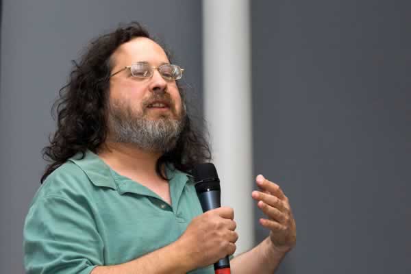 Stallman Windows ve OS X Zararlidir!