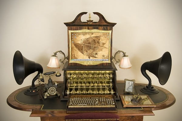 Victorian-Retro-Steampunk-Computer-by-Datamancer[1]