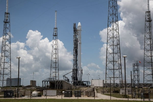 spacex-falcon9-crs7[1]