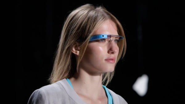 google-glass-fashion-friendly-tony-fadell[1]