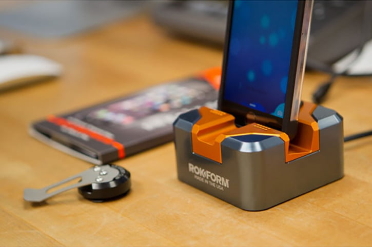 iPhone 6 ve iPhone 6s modelleri için masaüstü şarj istasyonları