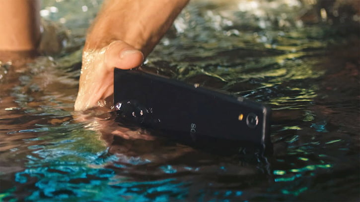 4-suya-dayanikli-telefonlar