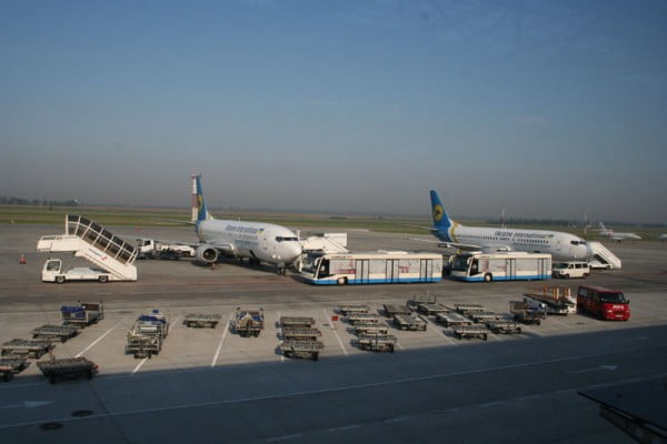 Boryspil_TerminalF_runway[1]