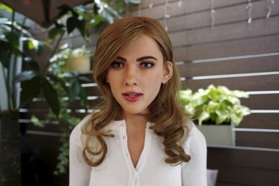 mark-1-scarlett-johansson-lookalike-humanoid-robot[1]