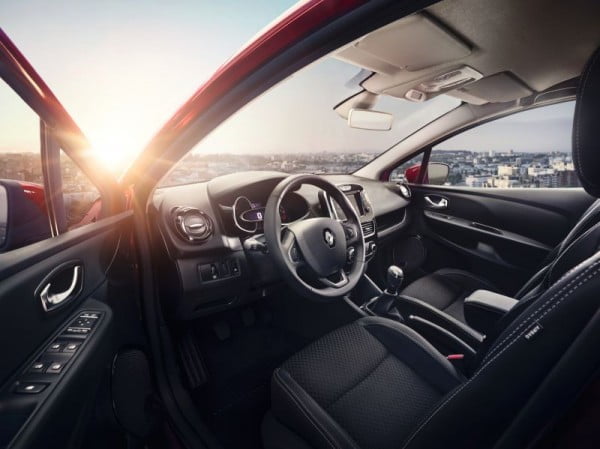 Yeni Clio Ailesi Türkiye'de Satışta 5 DASHBOARD