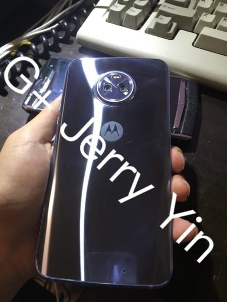 Motorola Moto X4 (2)