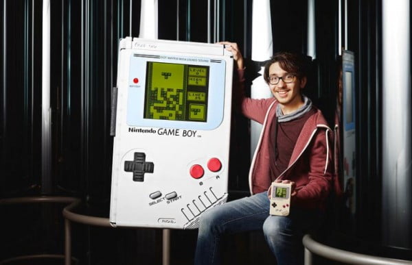 İlhan Ünal, en büyük Game Boy ile Guinnes Dünya Rekoru'nun sahibi oldu