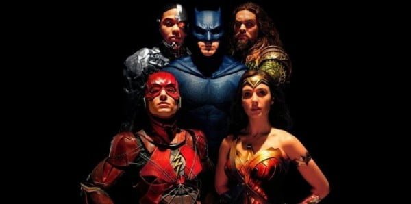 Justice League, Batman v Superman'in gerisinde kaldı