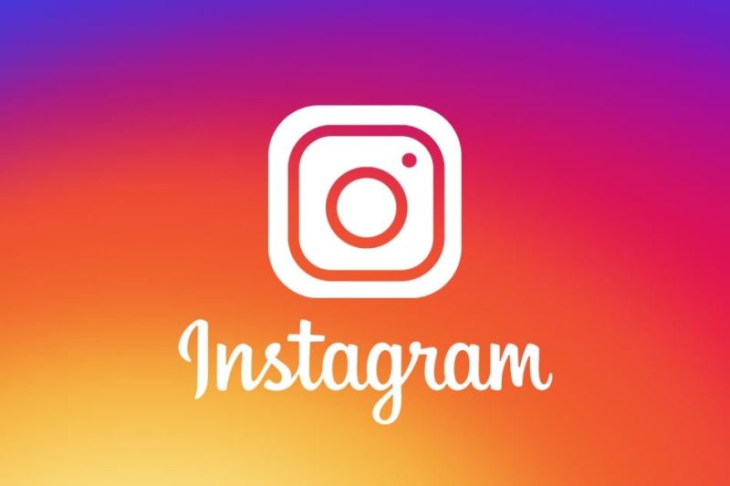 Dünyanın en popüler sosyal medya uygulamalarından Instagram, her geçen yeni bir özellikle karşımıza çıkıyor. Uygulamaya bu kez de hashtag takip etme özelliği eklendi. Kullanıcıların ilgilerini çeken başlıkları takip etmelerini kolaylaştıracak bu yeni özellik ilk olarak iOS'ta görüldü. 