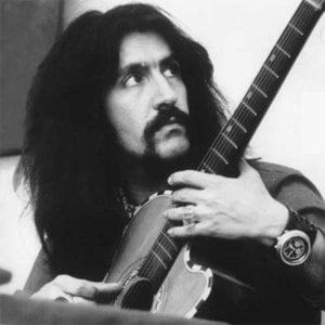 Büyük sanatçı Barış Manço, 19 sene önce bugün aramızdan ayrılmıştı