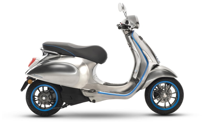 Vespa’nın yıllardan beri süregelen tasarım mirasını taze teknolojilerle harmanlayan Elektrikli Vespa Elettrica, elektrikli güç ünitesiyle insanların yaşam tarzını değiştirmeye hazırlanıyor.