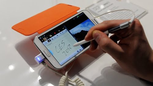 2013 Modası: Tablet Görünümlü Telefon 1 795189-phablet