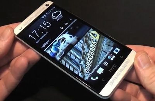 HTC One (2)