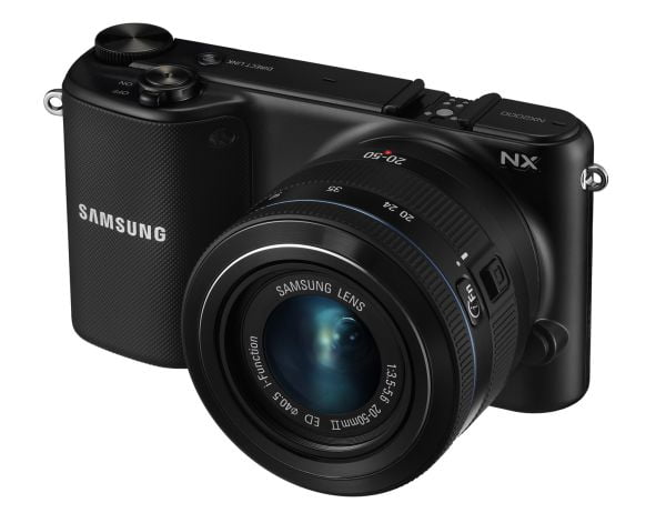 Samsung Yeni Fotoğraf Makinesi NX2000 'i Tanıttı 2 NX2000 Black