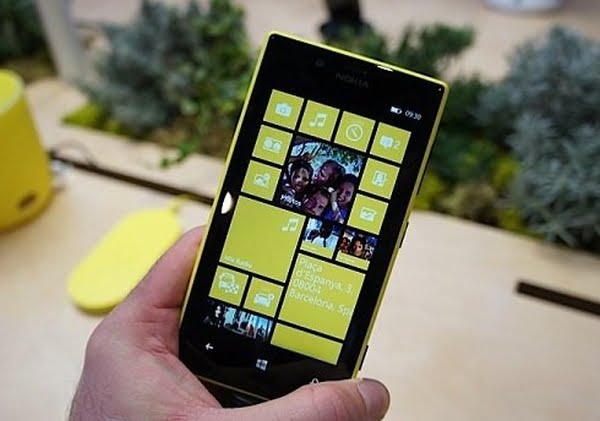 Nokia_lumia-720