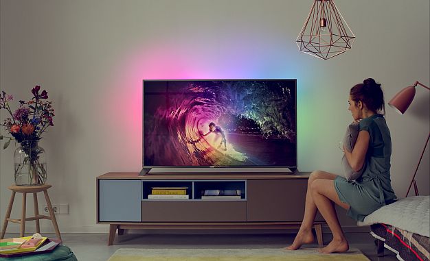 8800 Front Crop Land v22 philips Android Ambilight TV