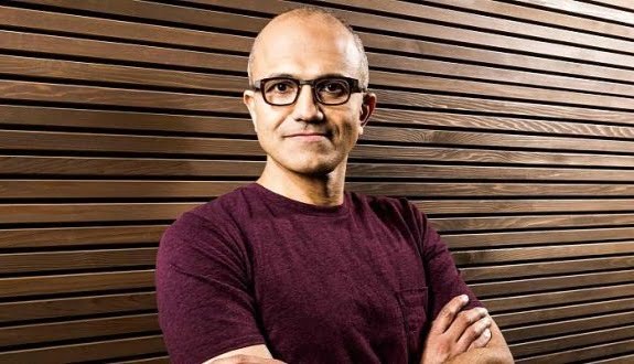 Satya Nadella Selefini Açık Ara Geride Bıraktı