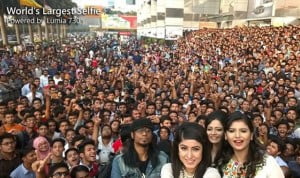 en kalabalık selfie