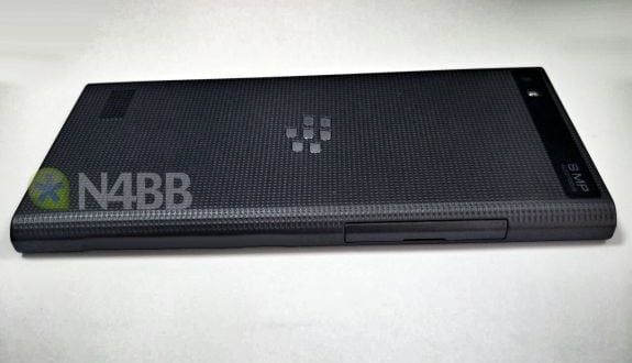 BlackBerry Leap 575