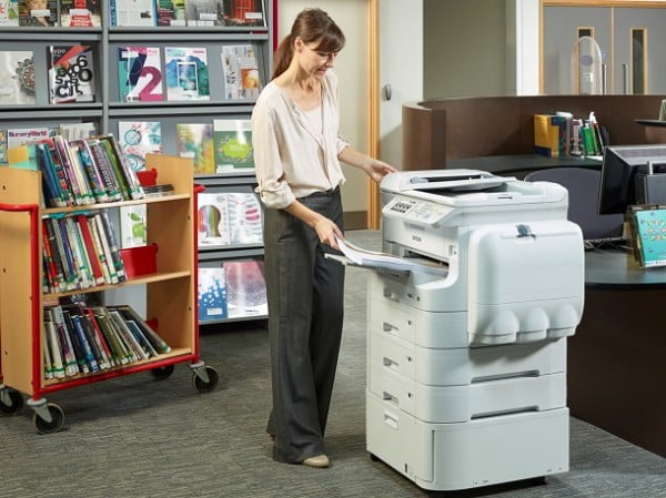 WorkForce Pro WF R8590 D3TWFC lifestyle görsel