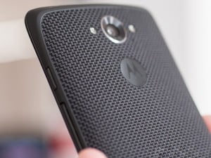 DROID Turbo 2'nin pil ömrü merak uyandırıyor! 18 motorola droid