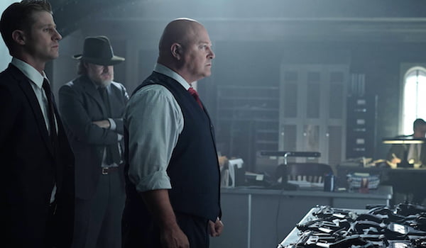 ben mckenzie donal logue michael chiklis gotham