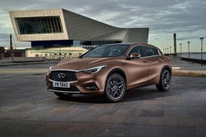Infiniti Q30 600x400