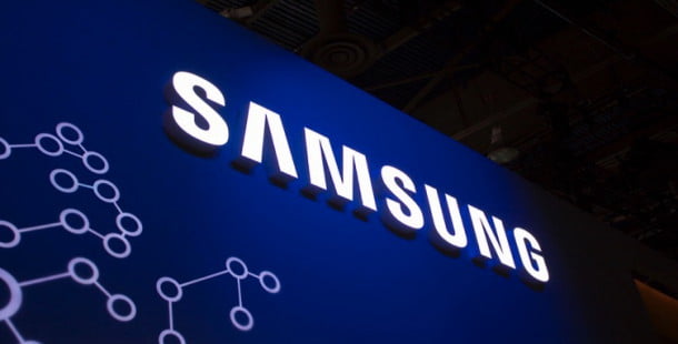 Samsung, akıllı telefon pazarında Apple’ı geçmeyi başardı 1 samsung