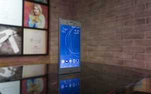 sony xperia xzs 8
