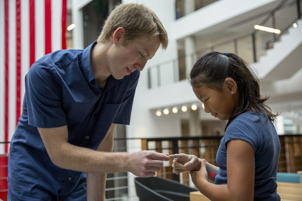 momo protez kol projesi