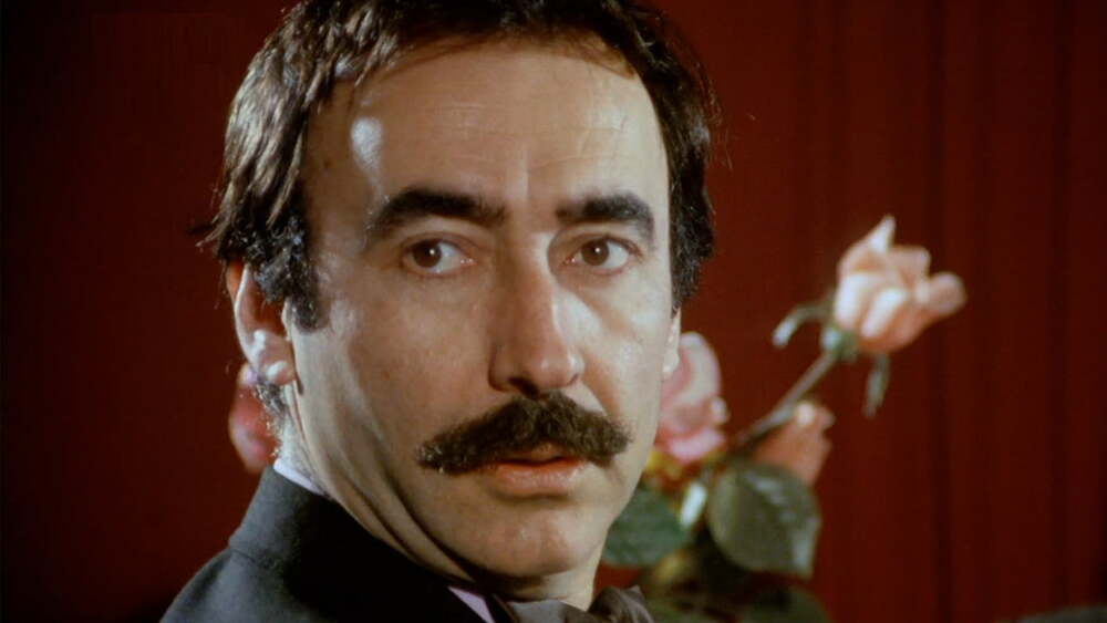 Şener Şen'in yeni filmi Yol Ayrımı'nın afişi ve vizyon tarihi yayınlandı 1 şener şen