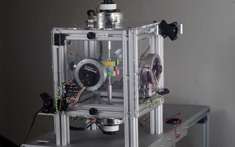 rubik kupu cozen robot 2