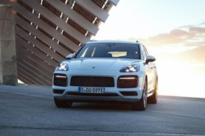 Porsche Cayenne E Hybrid yola çıktı