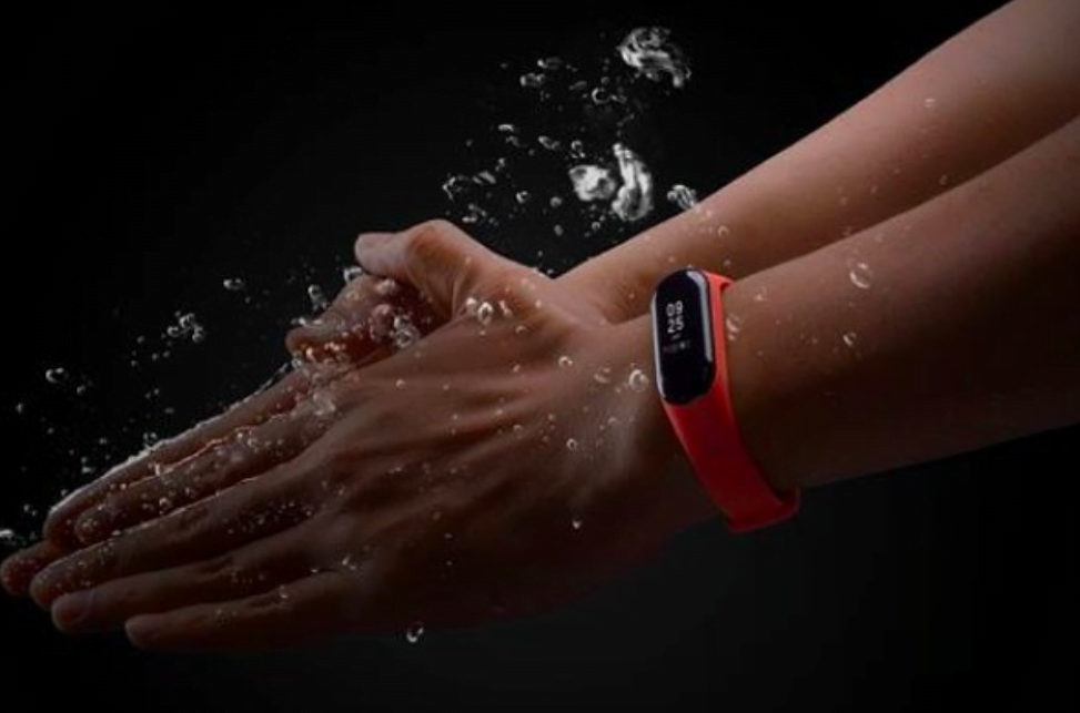 26 dolara akıllı bileklik; Xiaomi Mi Band 3 1 Xiaomi Mi Band 3
