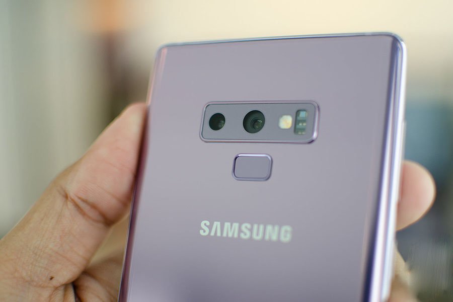Samsung kamera odaklı telefon