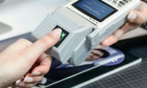 İngiltere'de parmak izi tarayıcı ile ödeme sistemi başlatıldı 12 parmak izi tarayici