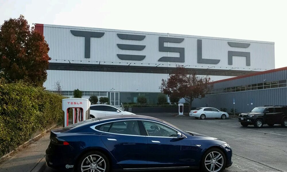 Tesla veri hirsizligi