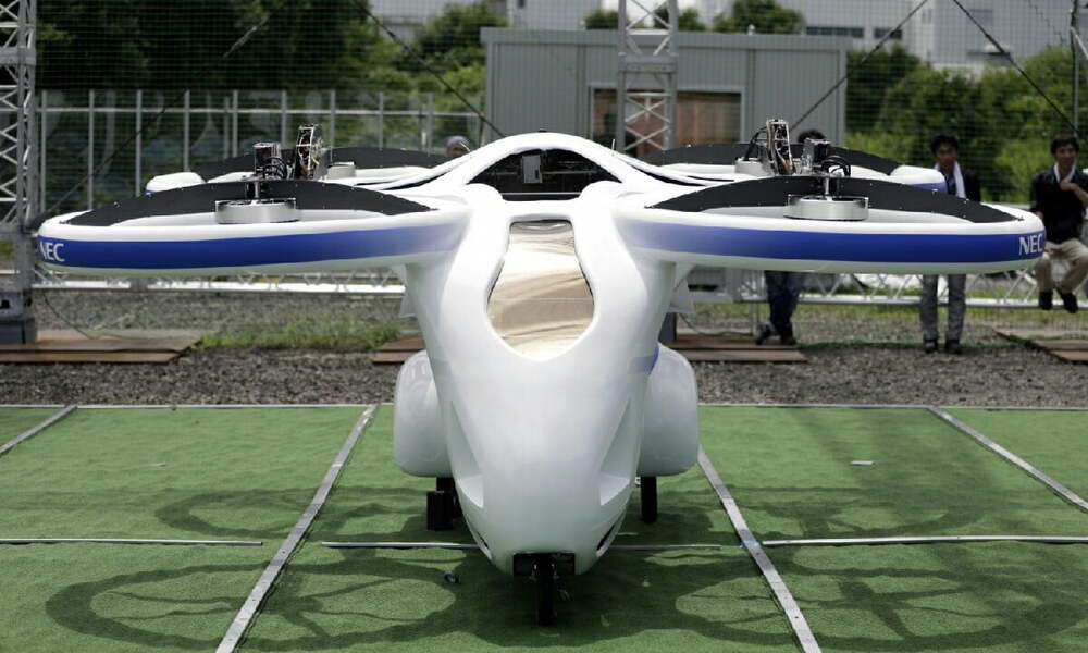 Japonlar uçan arabalar