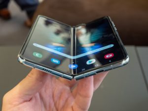 Samsung Galaxy Fold ön siparişlerini iptal etti 2 galaxy fold