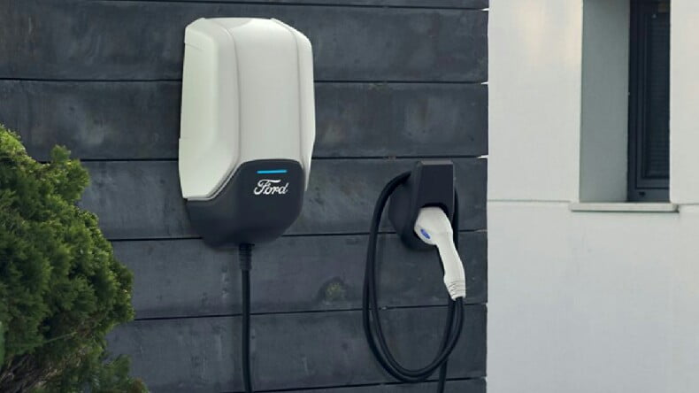 Elektrikli şarj istasyonları