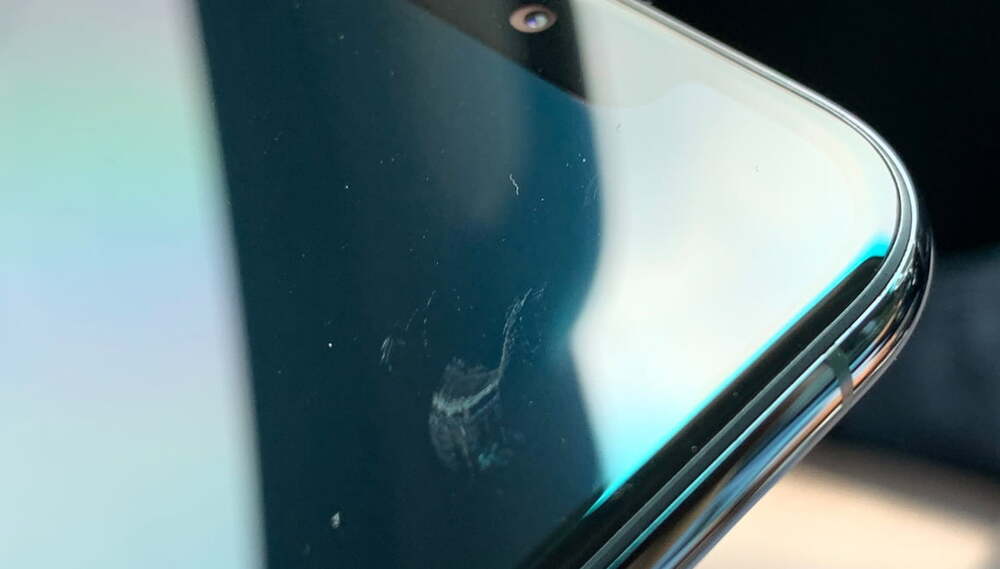 iPhone 11 ekran çizilme