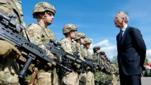 Roketlerle askeri malzemeler