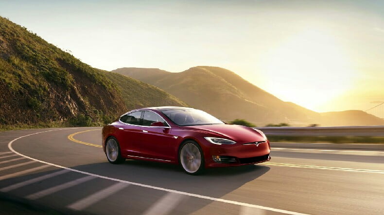 Dünyanın en hızlı büyüyen markası tesla