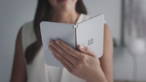 Microsoft Surface Duo bildirimleri ilginç bir şekilde gösterecek 18 SurfaceDuo 3