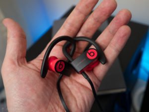 Apple Powerbeats 4