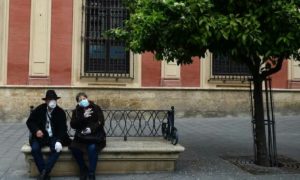 Karantinadaki insanlar mobil uygulama