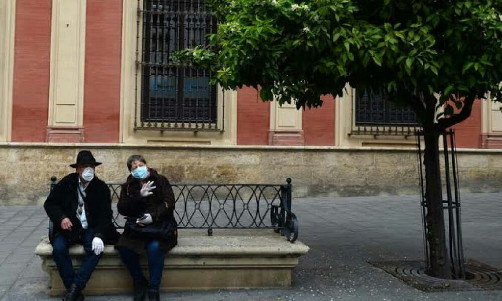 Karantinadaki insanlar mobil uygulama